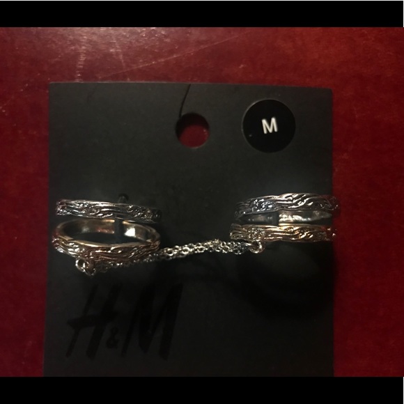 Carved Gold and Silver Rings With Chain - Picture 3 of 3